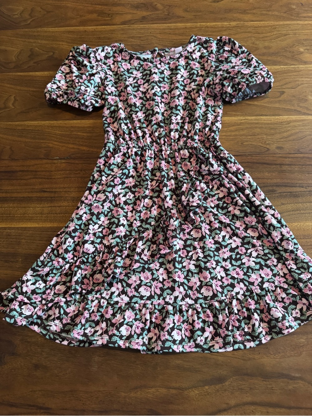 BCBG Girls Cute Floral Dress with Ruffle detail and Puffed Sleeves EUC Sz 6X